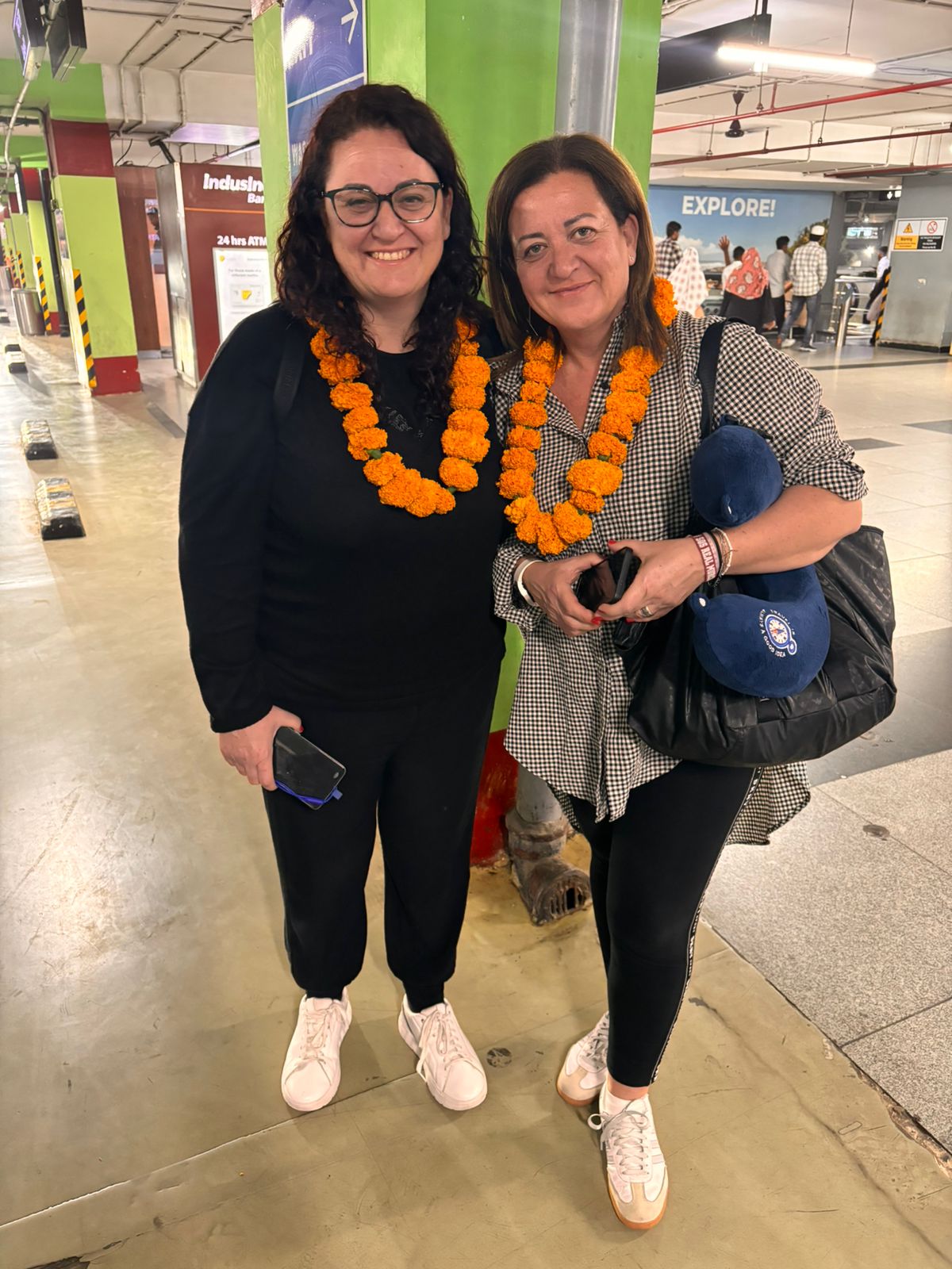 Guests welcomed in India tour photo